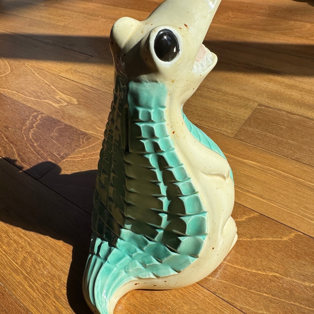 Vintage Ceramic Alligator/Crocodile Coin Bank w/plug marked by artist - Picture 7 of 9